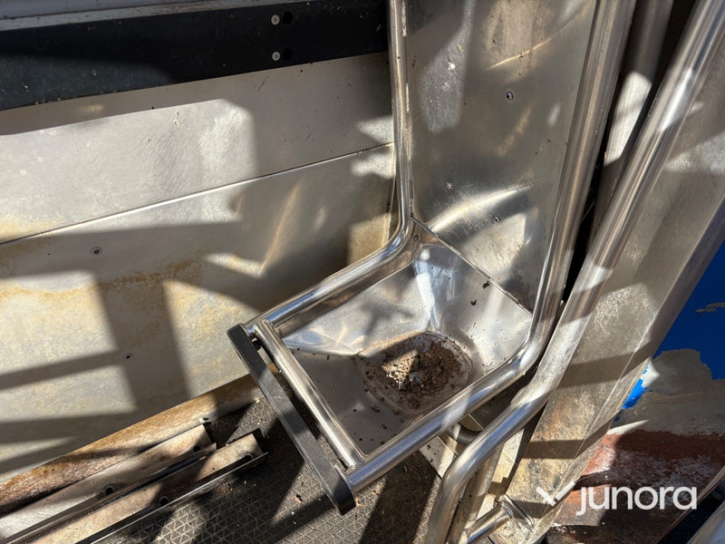 Mjölkrobot - DeLaval, VMS, Milking station höger