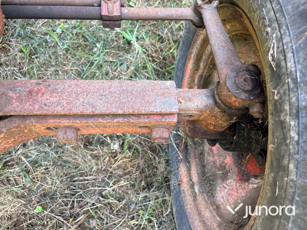 Veterantraktor Nuffield Universal 4DM
