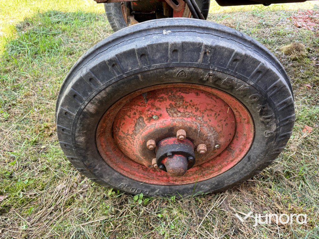 Veterantraktor Nuffield Universal 4DM