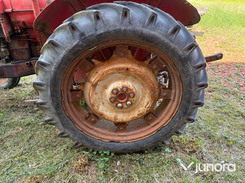 Veterantraktor Nuffield Universal 4DM