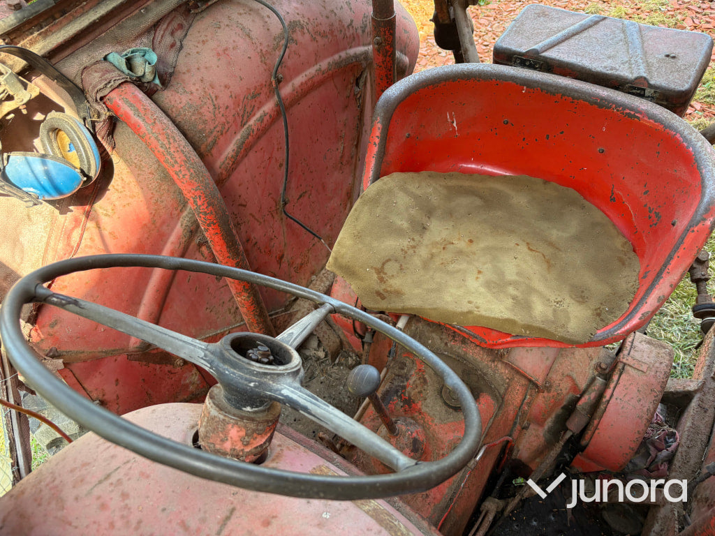 Veterantraktor Nuffield Universal 4DM