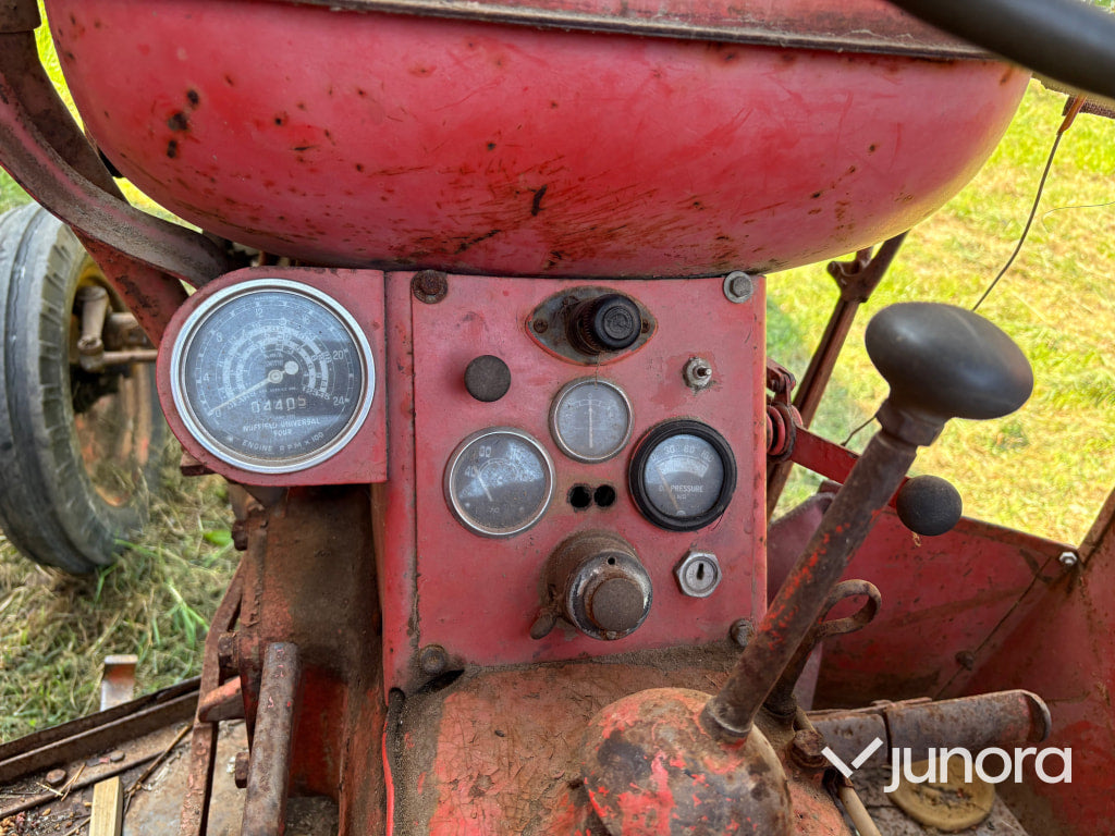 Veterantraktor Nuffield Universal 4DM