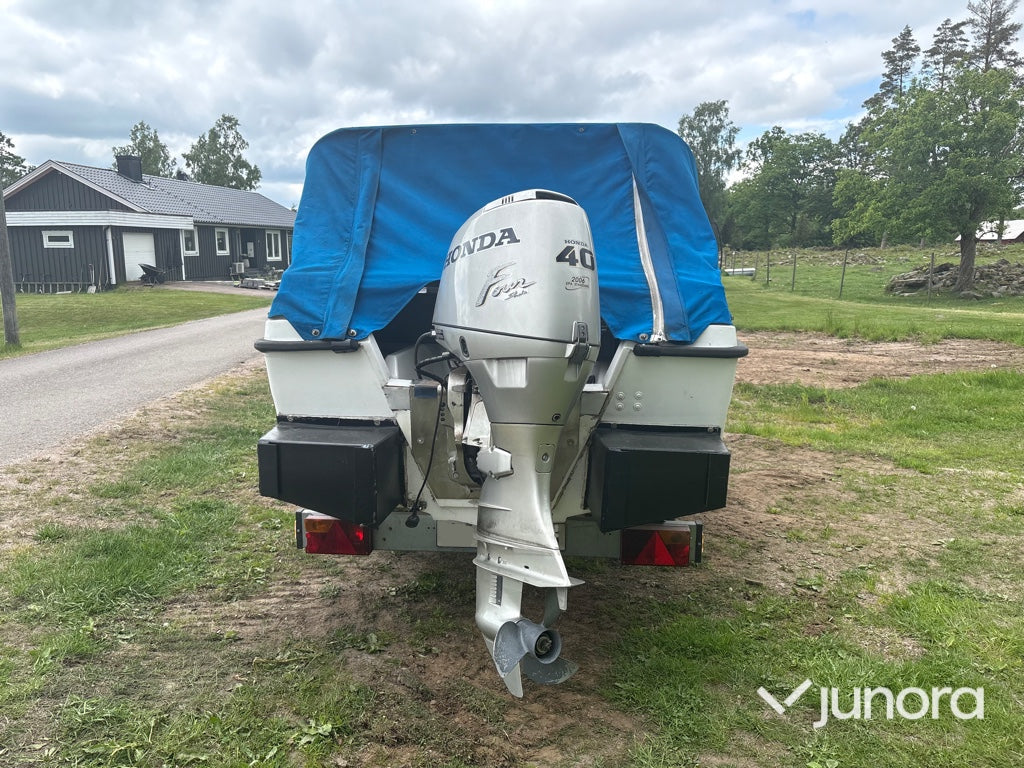 Båt med trailer - Crescent 418, Thule 0504U