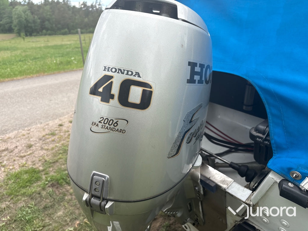 Båt med trailer - Crescent 418, Thule 0504U