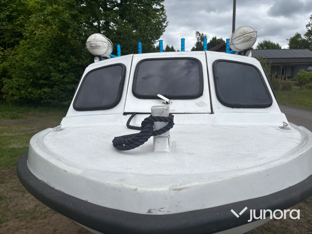 Båt med trailer - Crescent 418, Thule 0504U