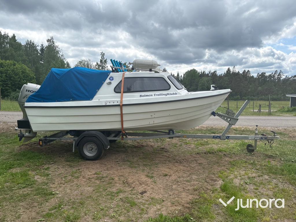 Båt med trailer - Crescent 418, Thule 0504U
