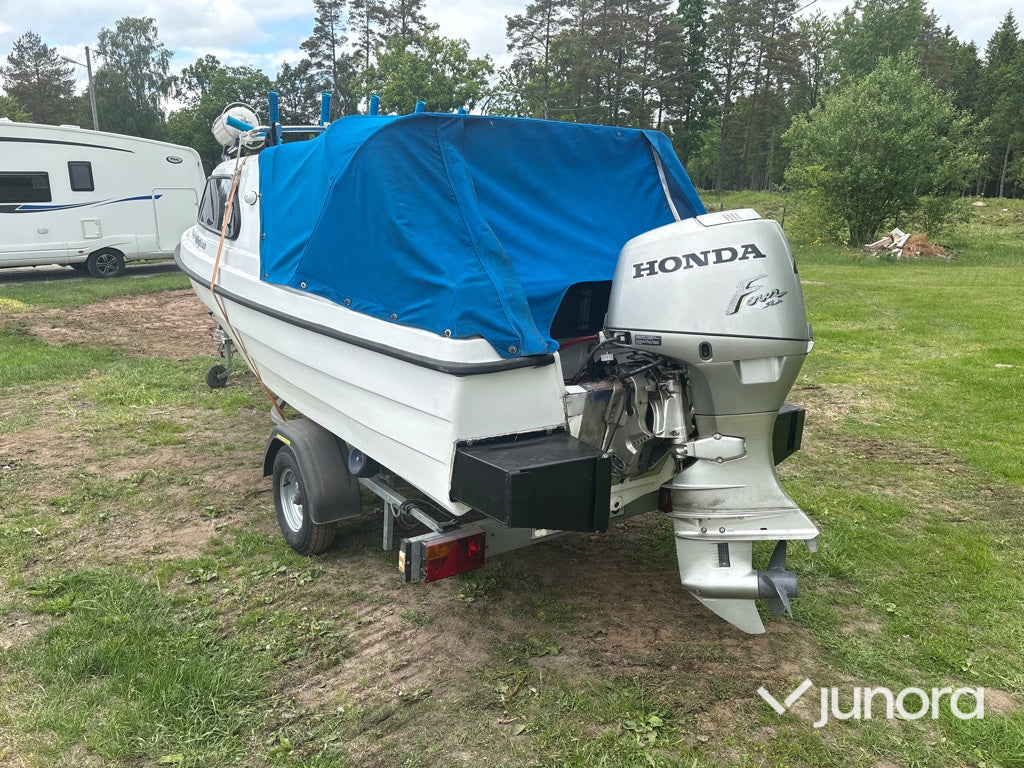 Båt med trailer - Crescent 418, Thule 0504U