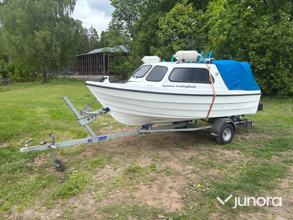 Båt med trailer - Crescent 418, Thule 0504U