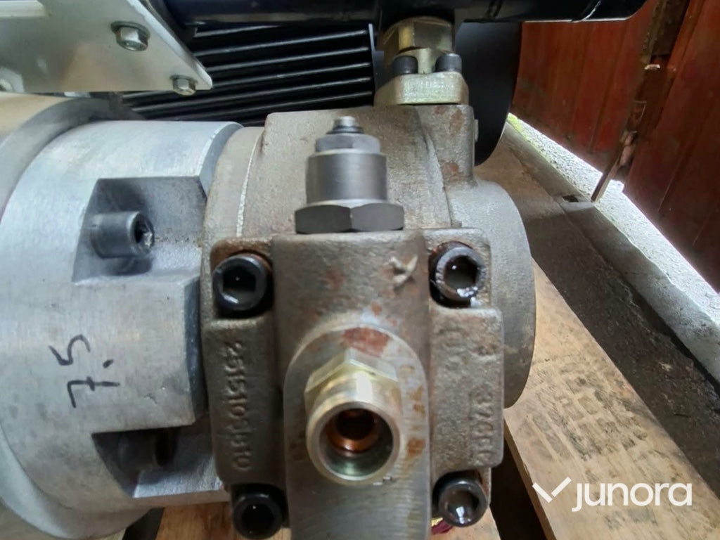 Hydraulpump MOOG
