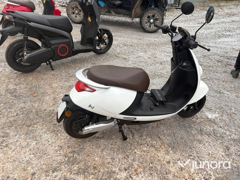 Moped - LVNENG S3-W