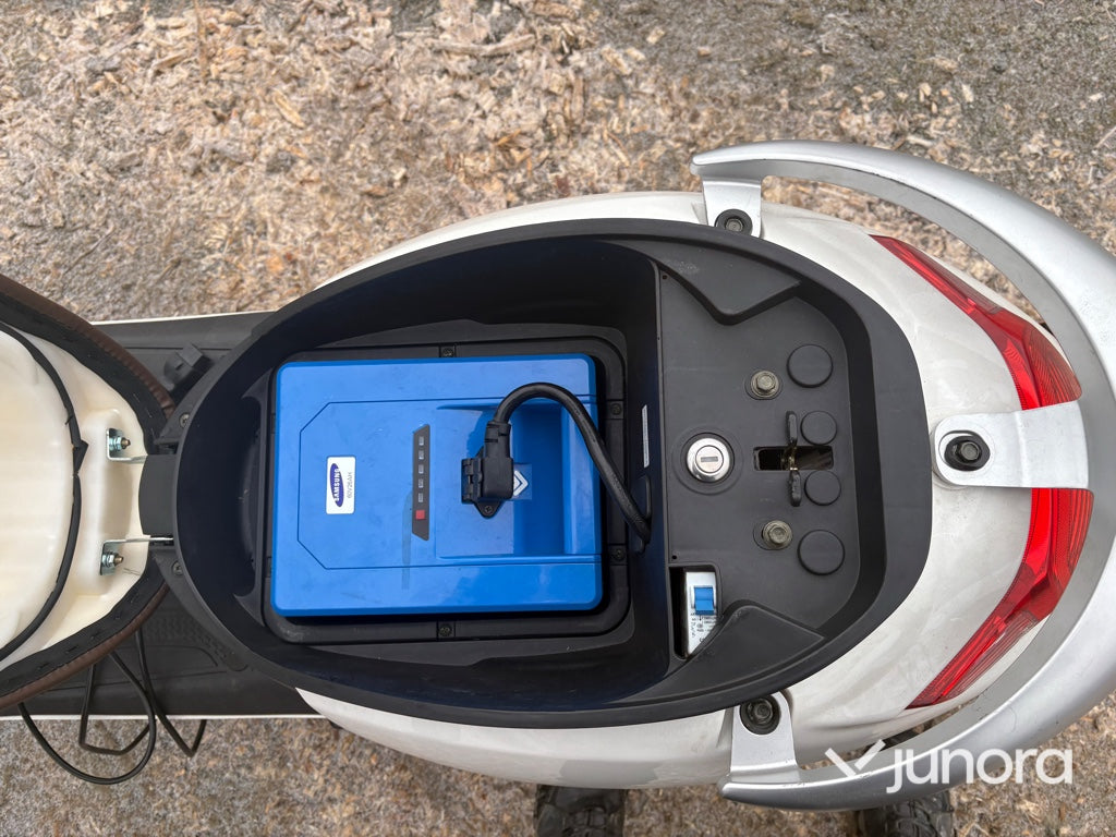 Moped - Lvneng, S3-W
