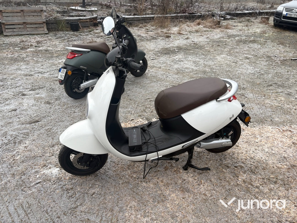 Moped - Lvneng, S3-W