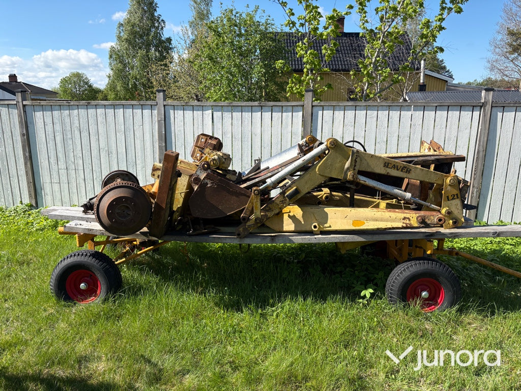 Grävaggregat och lastare Beaver D225/L21