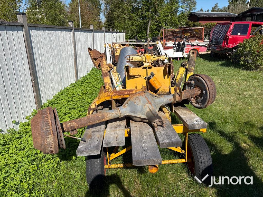Grävaggregat och lastare Beaver D225/L21