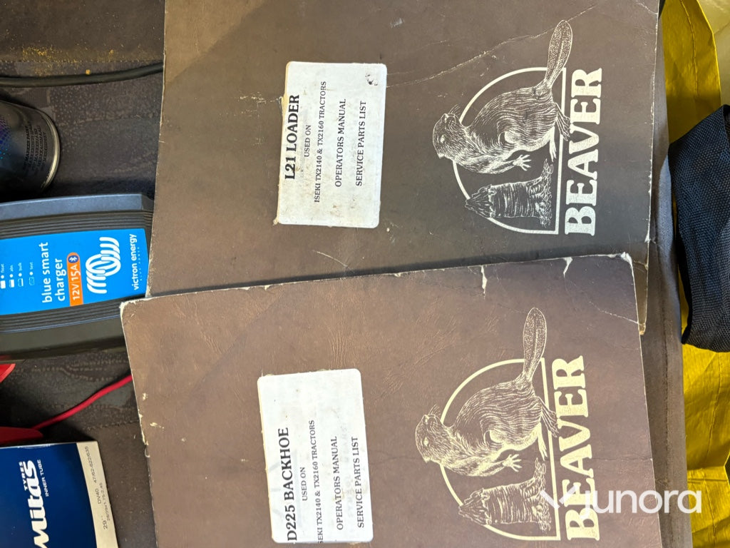 Grävaggregat och lastare Beaver D225/L21