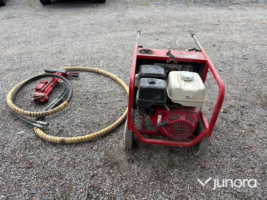 Bergborrmaskin Hycon HPP13F med borr HRD 20RV
