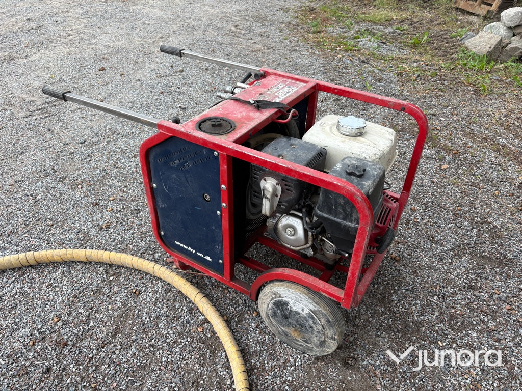 Bergborrmaskin Hycon HPP13F med borr HRD 20RV