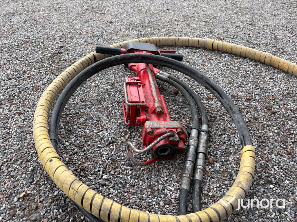 Bergborrmaskin Hycon HPP13F med borr HRD 20RV