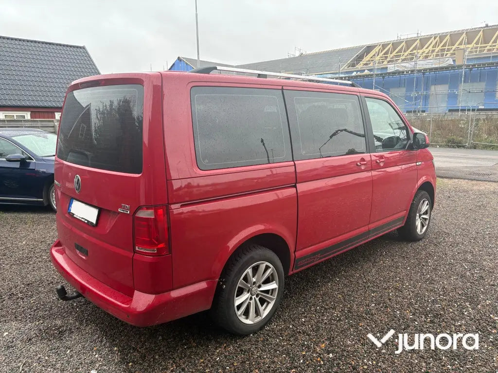 Arbetsbil Volkswagen Caravelle T6 2.0 TDI