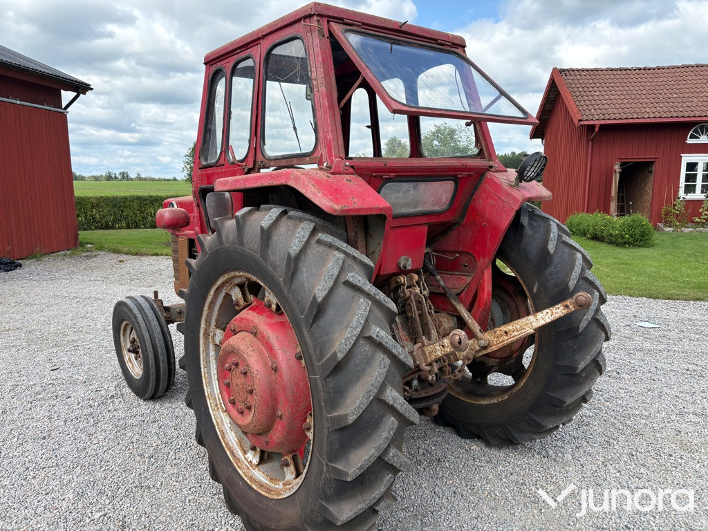 Massey Ferguson 165