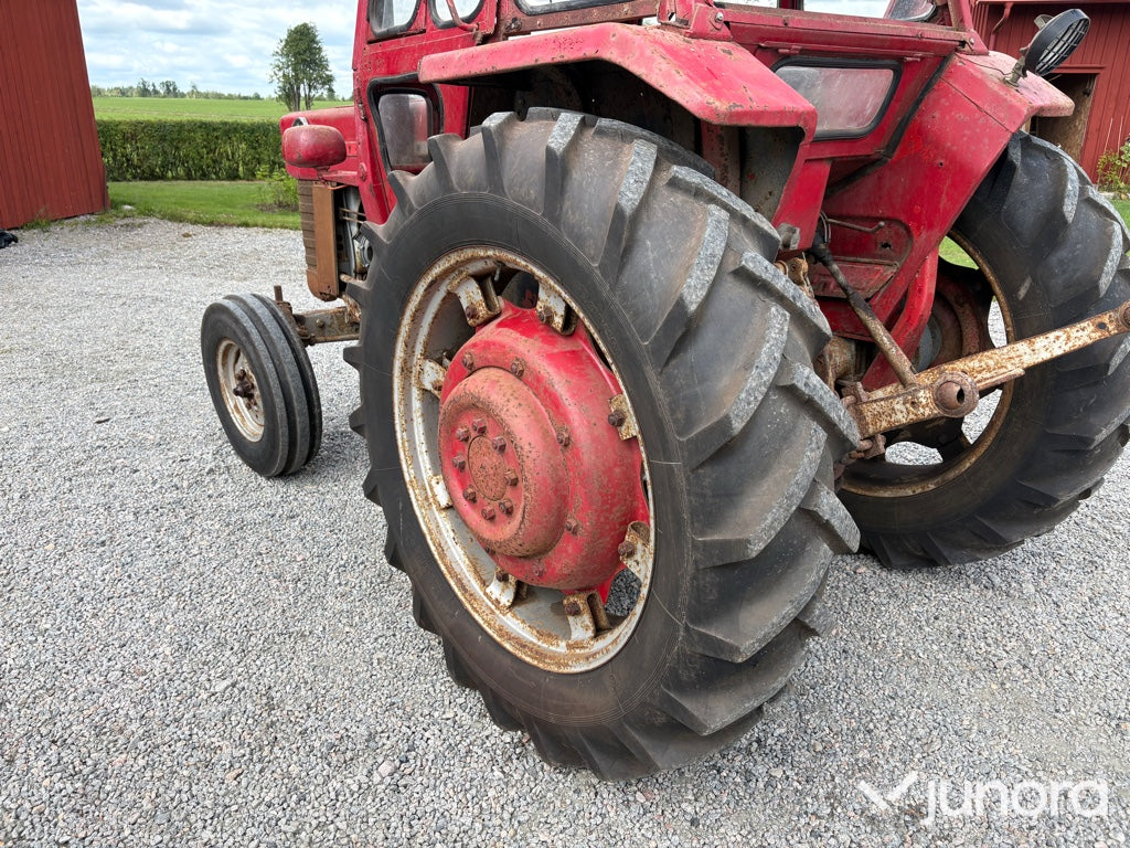 Massey Ferguson 165