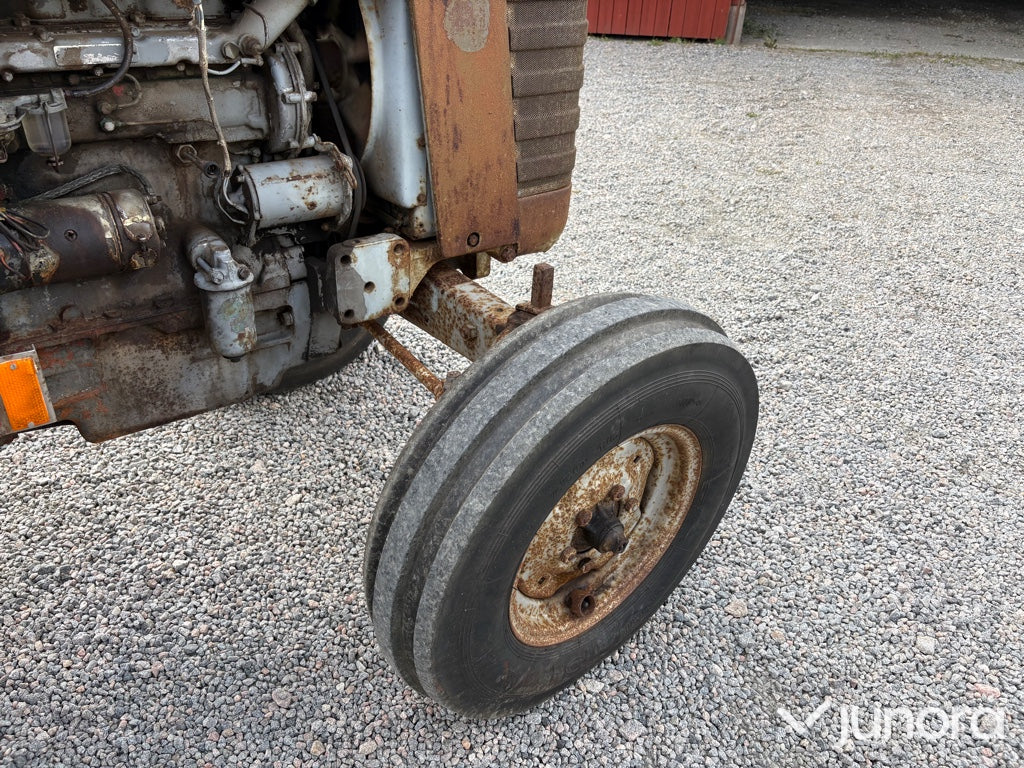 Massey Ferguson 165