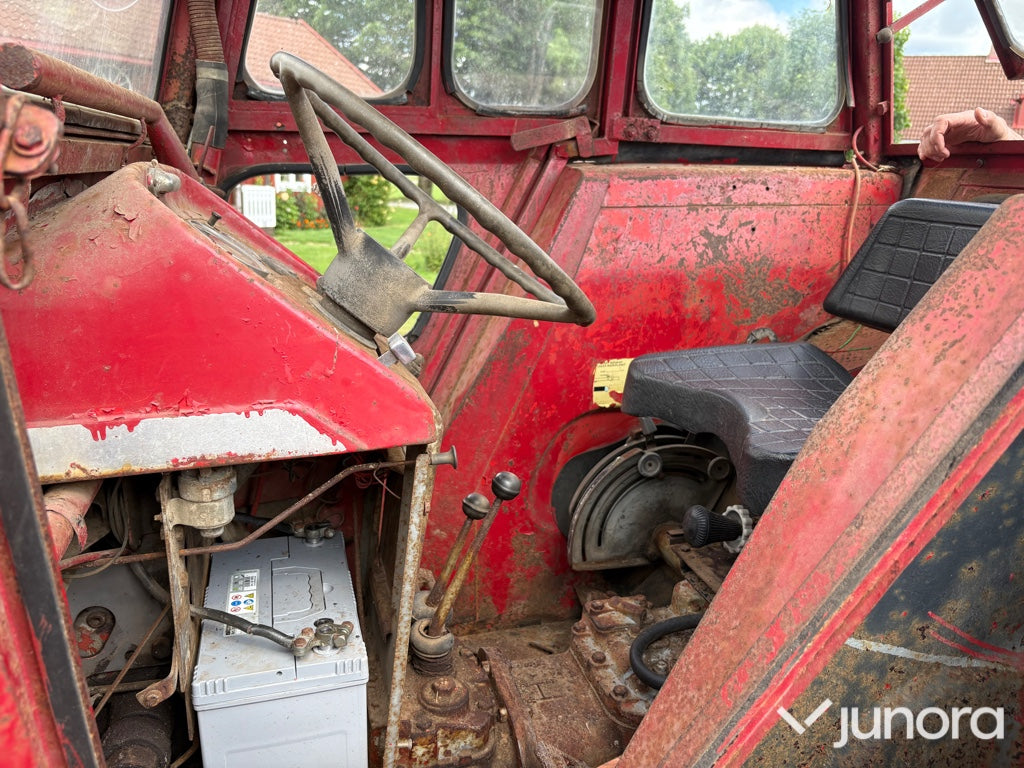 Massey Ferguson 165