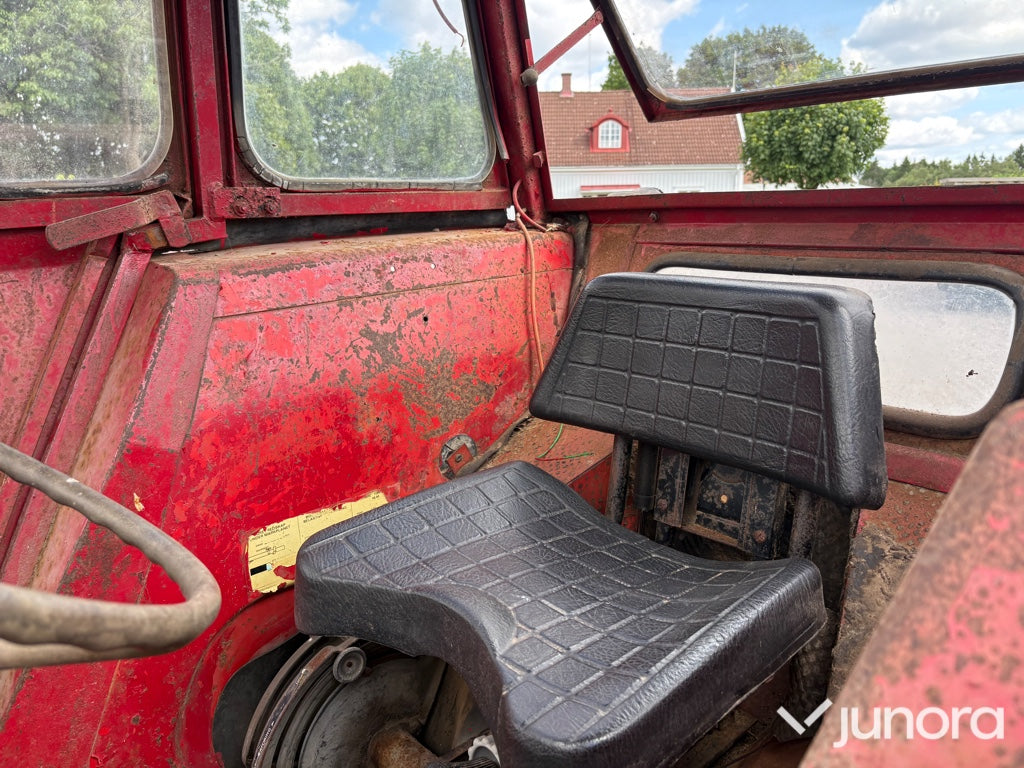 Massey Ferguson 165