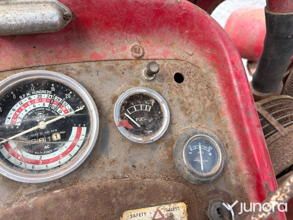 Massey Ferguson 165