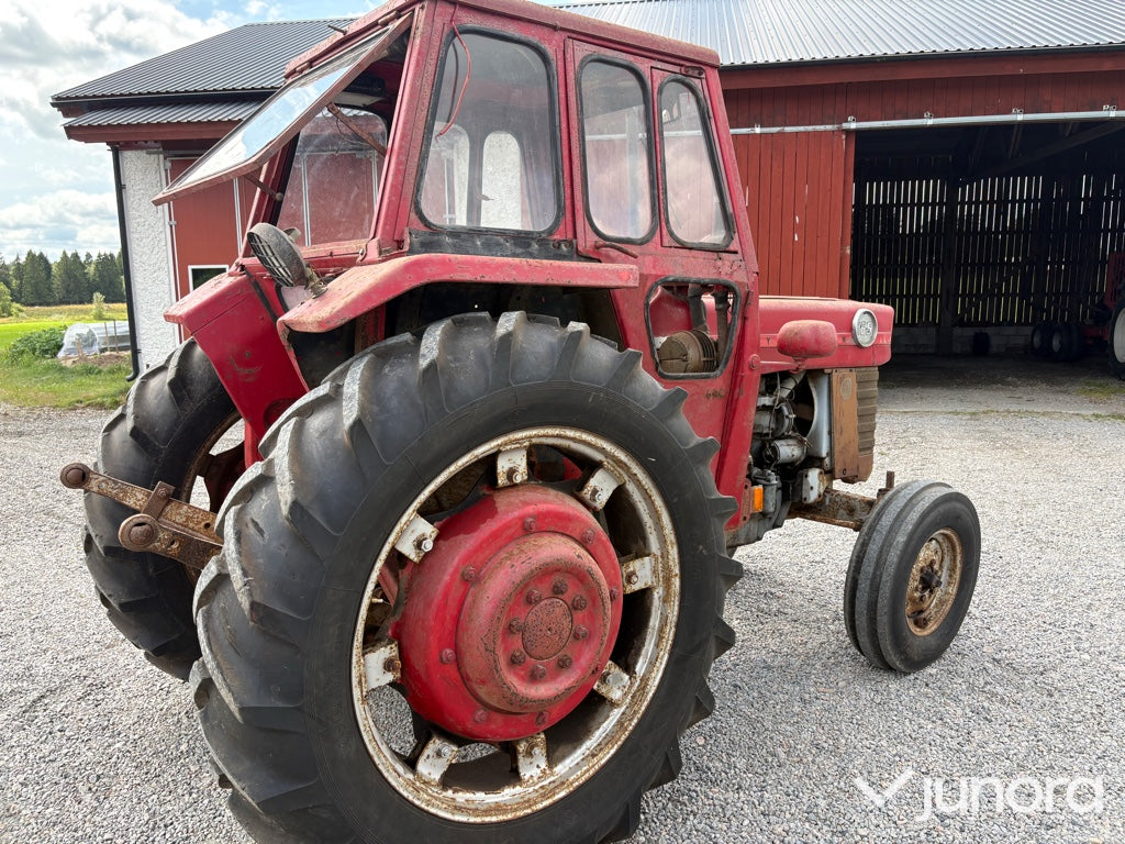 Massey Ferguson 165