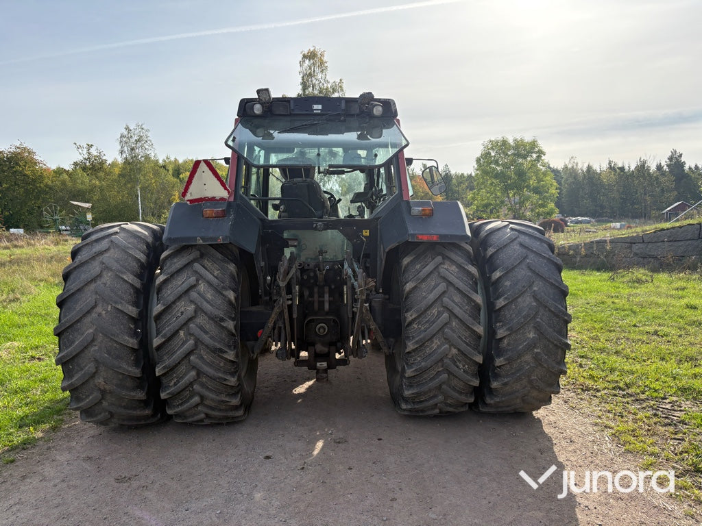 Traktor Valtra 8950-4