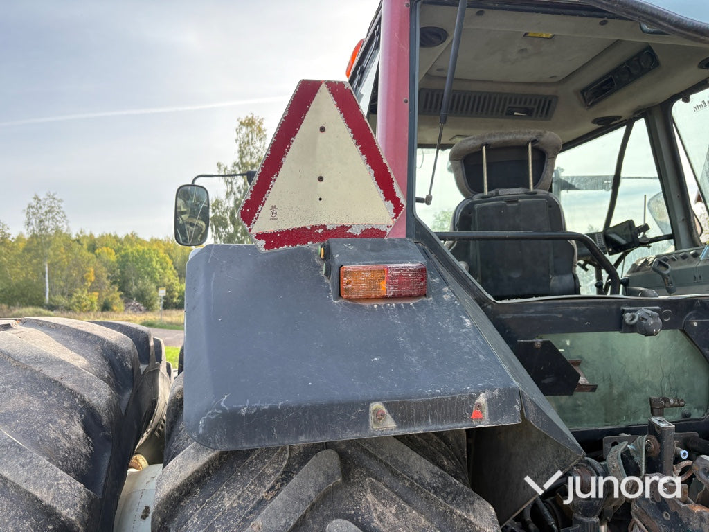 Traktor Valtra 8950-4