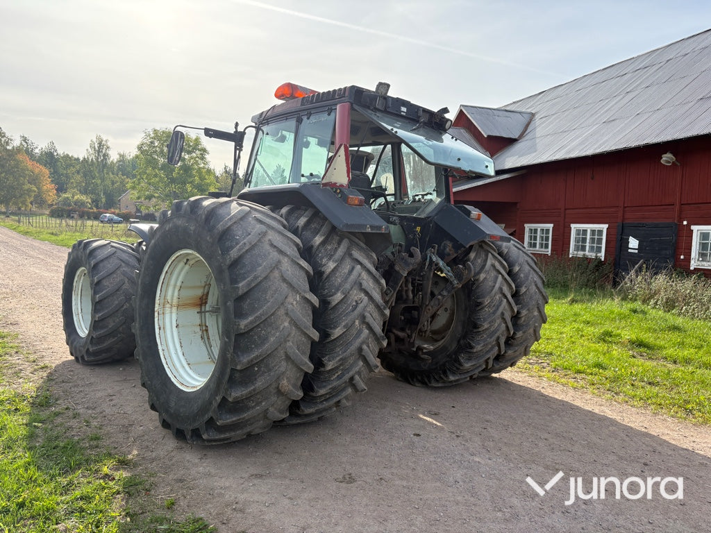 Traktor Valtra 8950-4