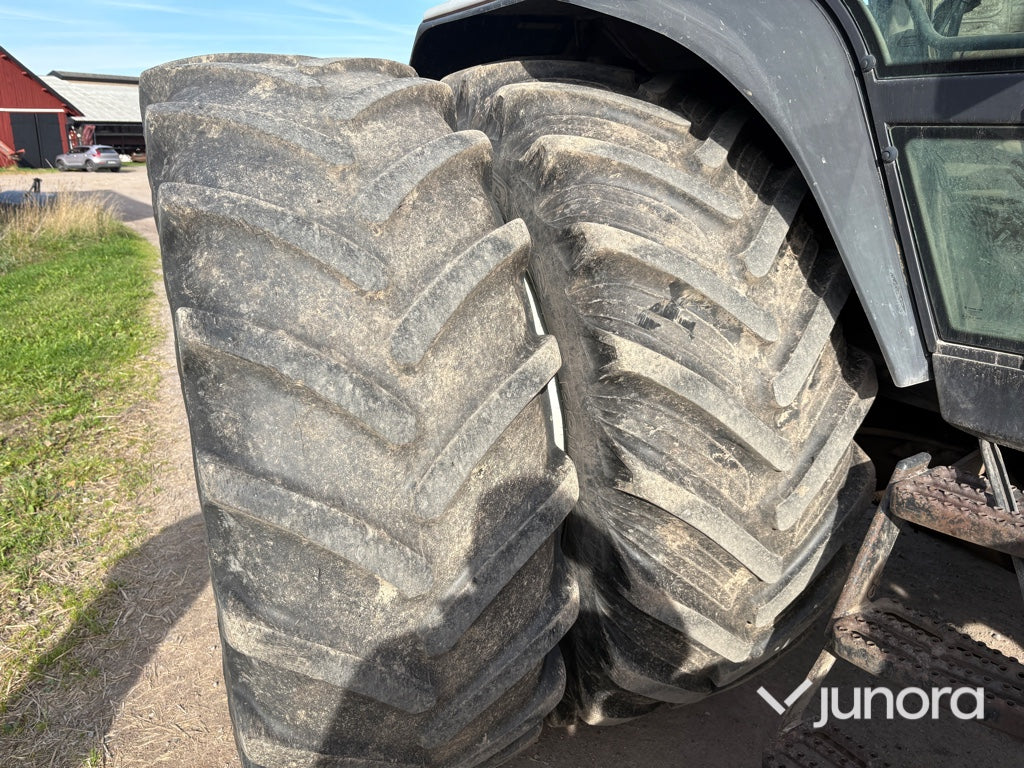 Traktor Valtra 8950-4