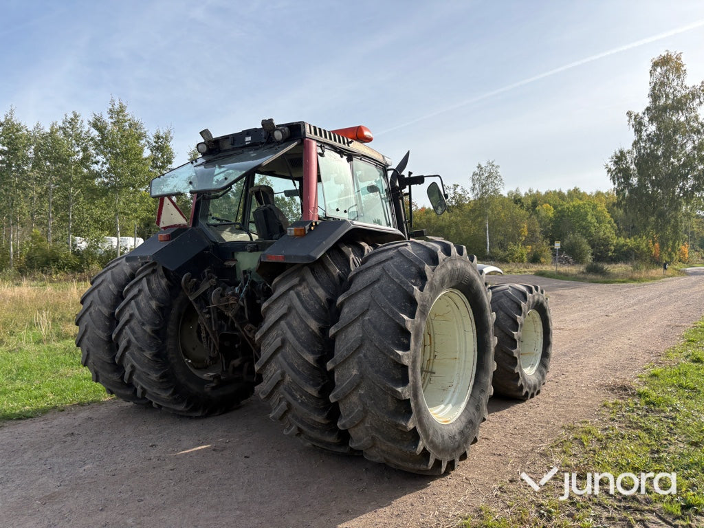 Traktor Valtra 8950-4