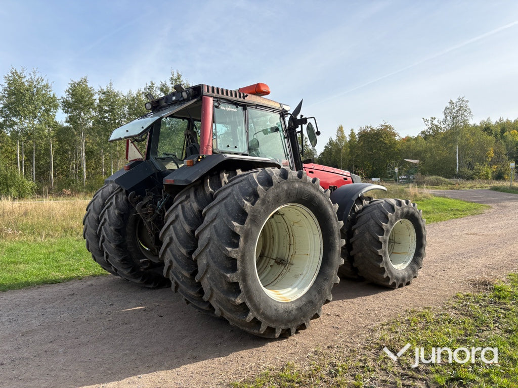 Traktor Valtra 8950-4
