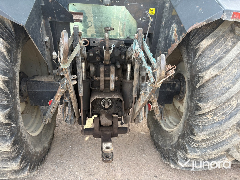 Traktor Valtra 8950-4