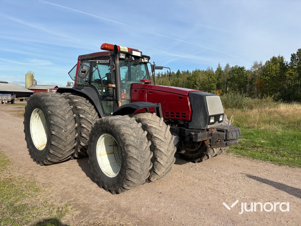 Traktor Valtra 8950-4