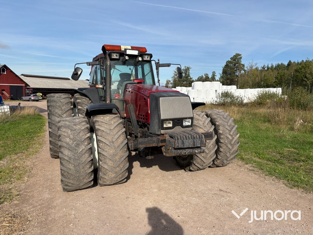 Traktor Valtra 8950-4
