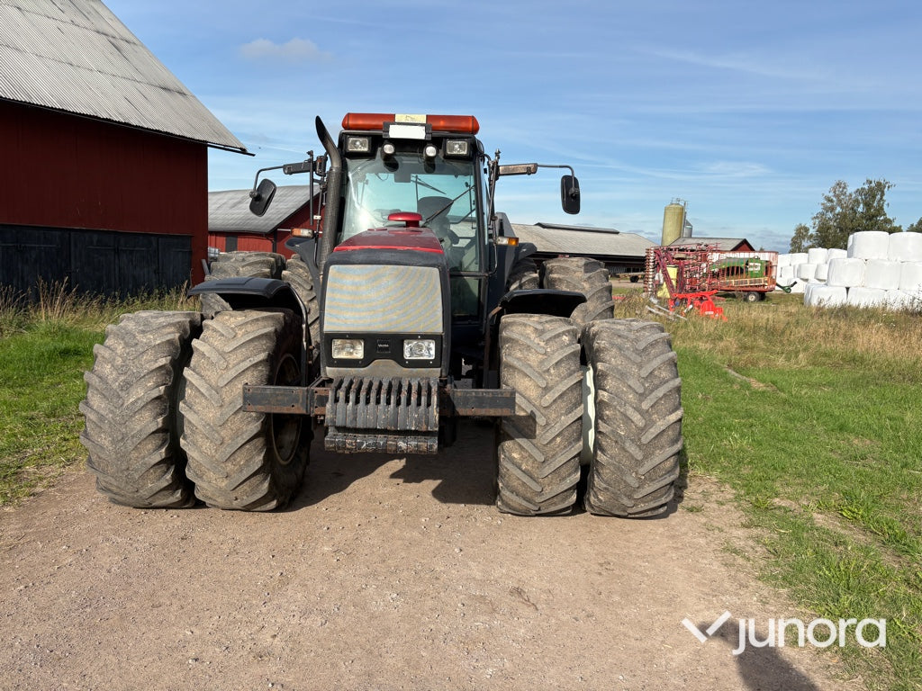 Traktor Valtra 8950-4