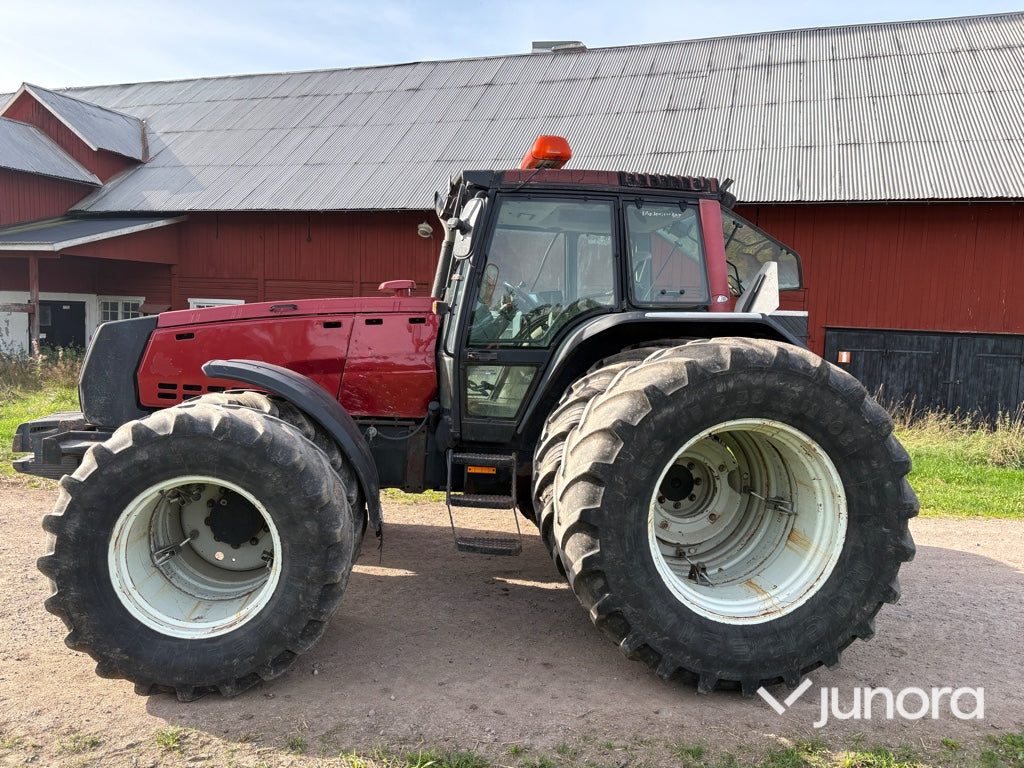 Traktor Valtra 8950-4