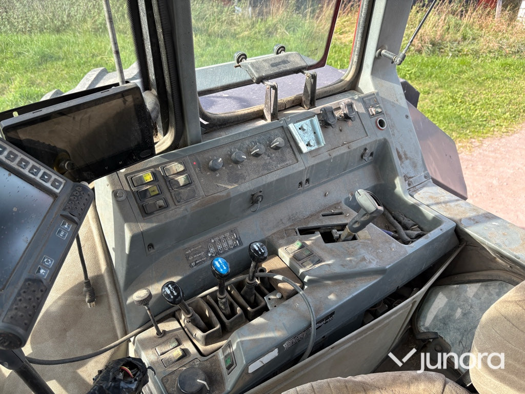 Traktor Valtra 8950-4