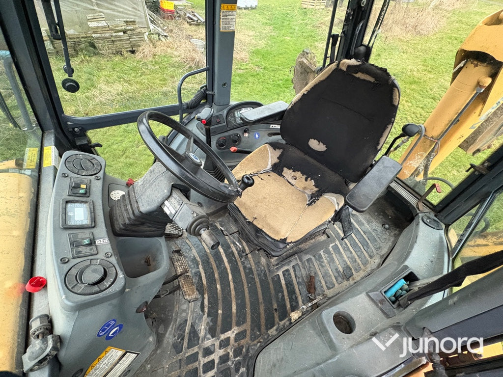 Grävlastare – New Holland LB115, 4WD