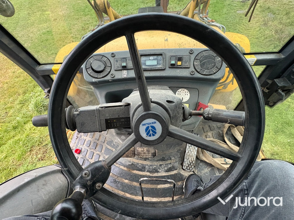 Grävlastare – New Holland LB115, 4WD