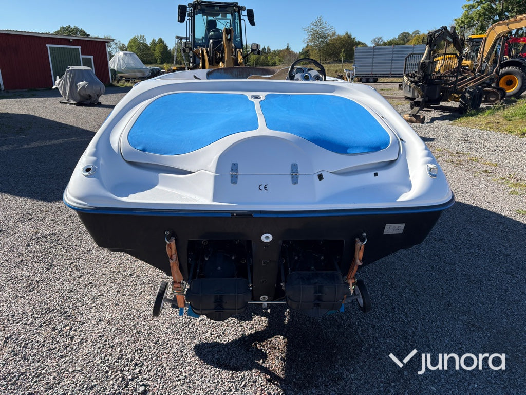 Motorbåt - JH Motor Boat, dubbel vattenjet