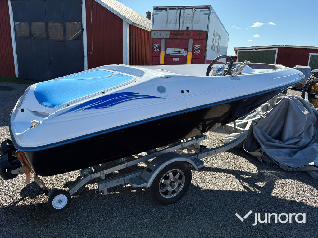 Motorbåt - JH Motor Boat, dubbel vattenjet
