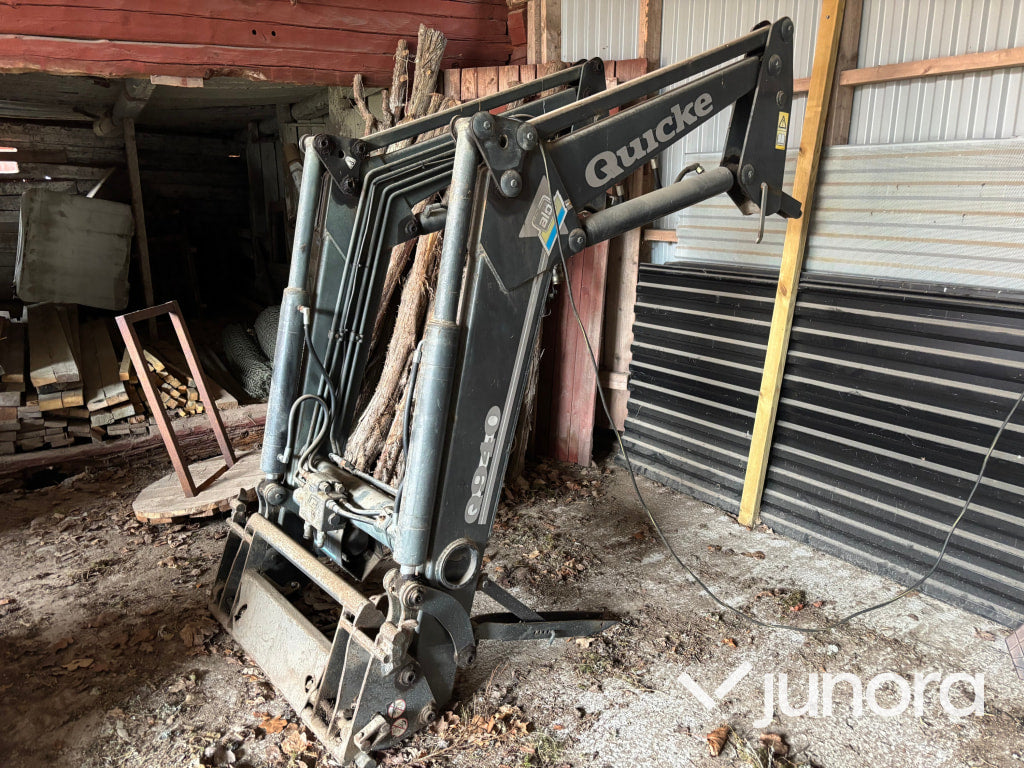 Traktor Valmet 6400 med lastare och twin-track