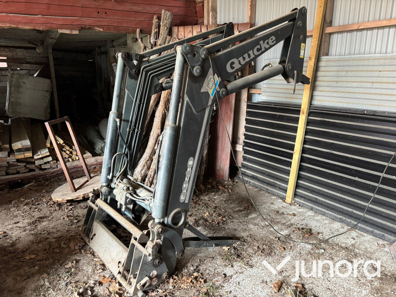 Traktor Valmet 6400 med lastare och twin-track