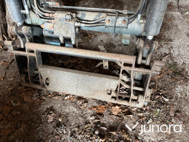 Traktor Valmet 6400 med lastare och twin-track
