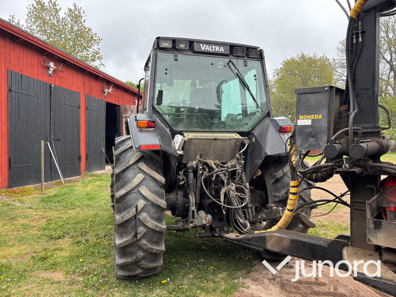 Traktor Valmet 6400 med lastare och twin-track